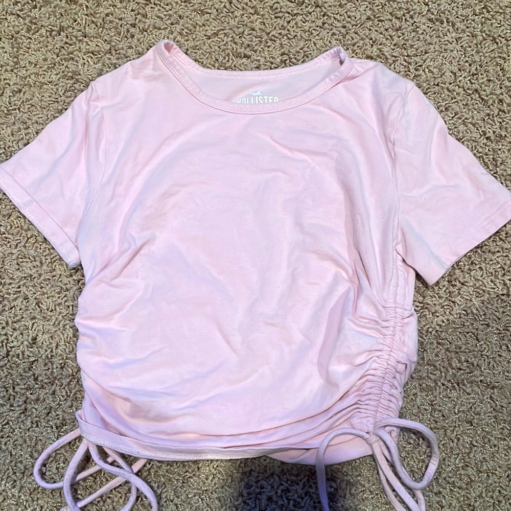 I’m selling this cute top from Hollister it’s so cute and comfy!